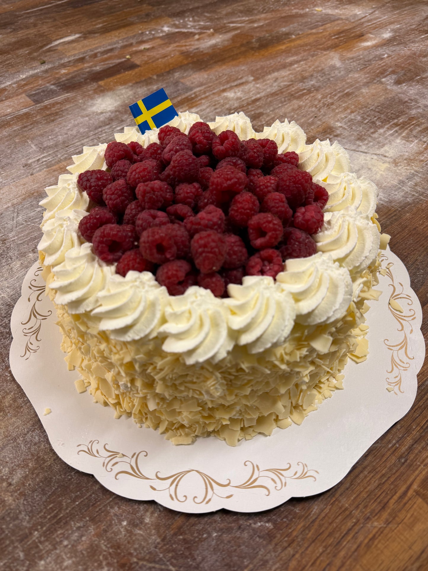 Hallontårta 10-12 pers